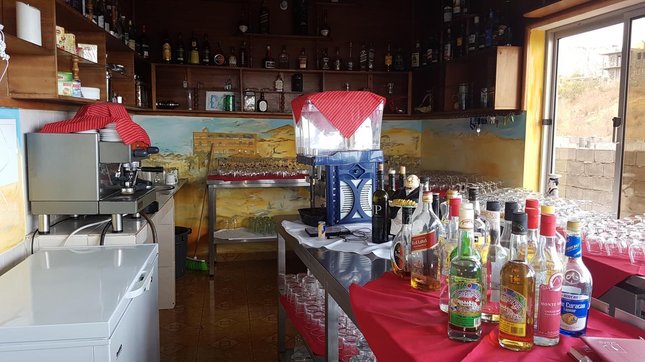 Hotel Ocean View & Restaurante Seafood Сао Филипе Екстериор снимка