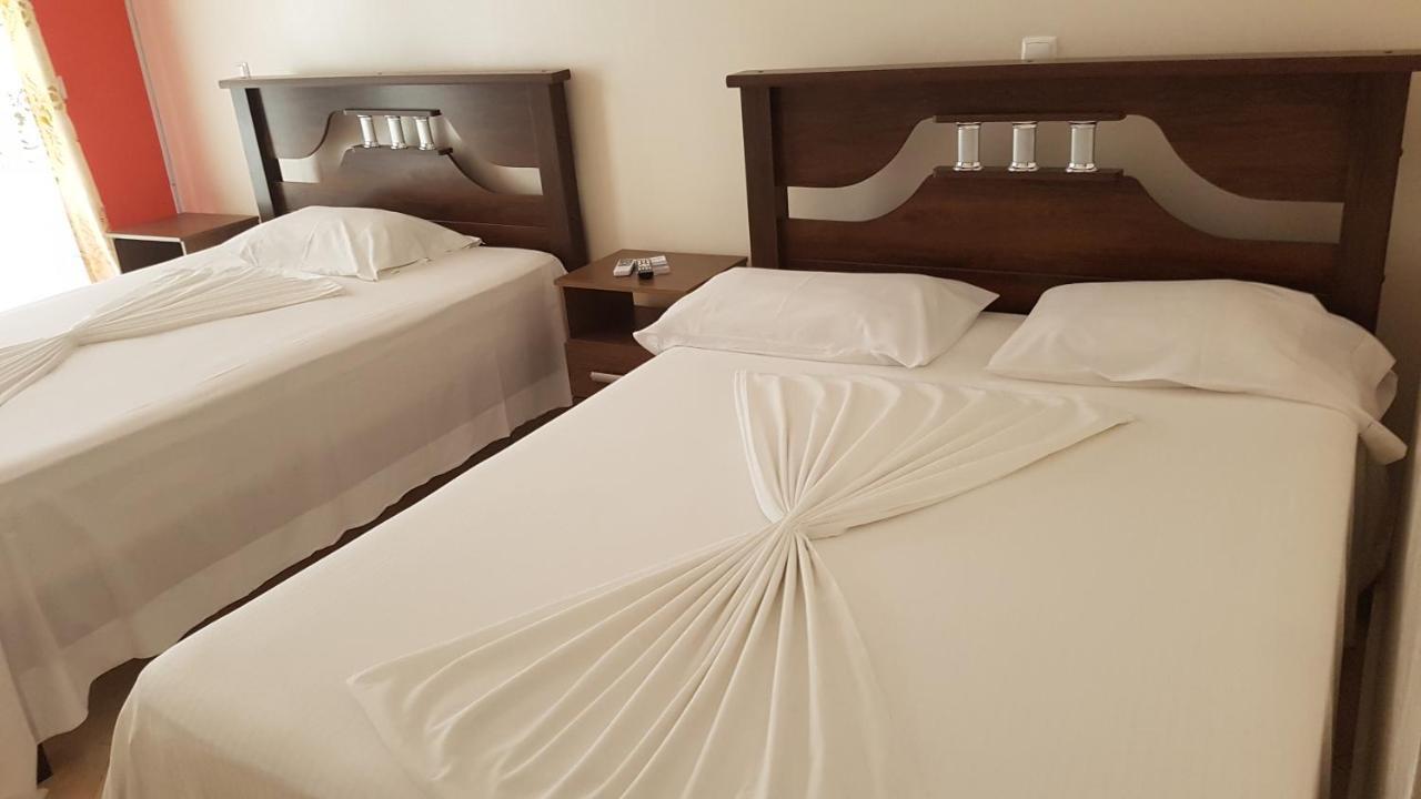 Hotel Ocean View & Restaurante Seafood Сао Филипе Екстериор снимка