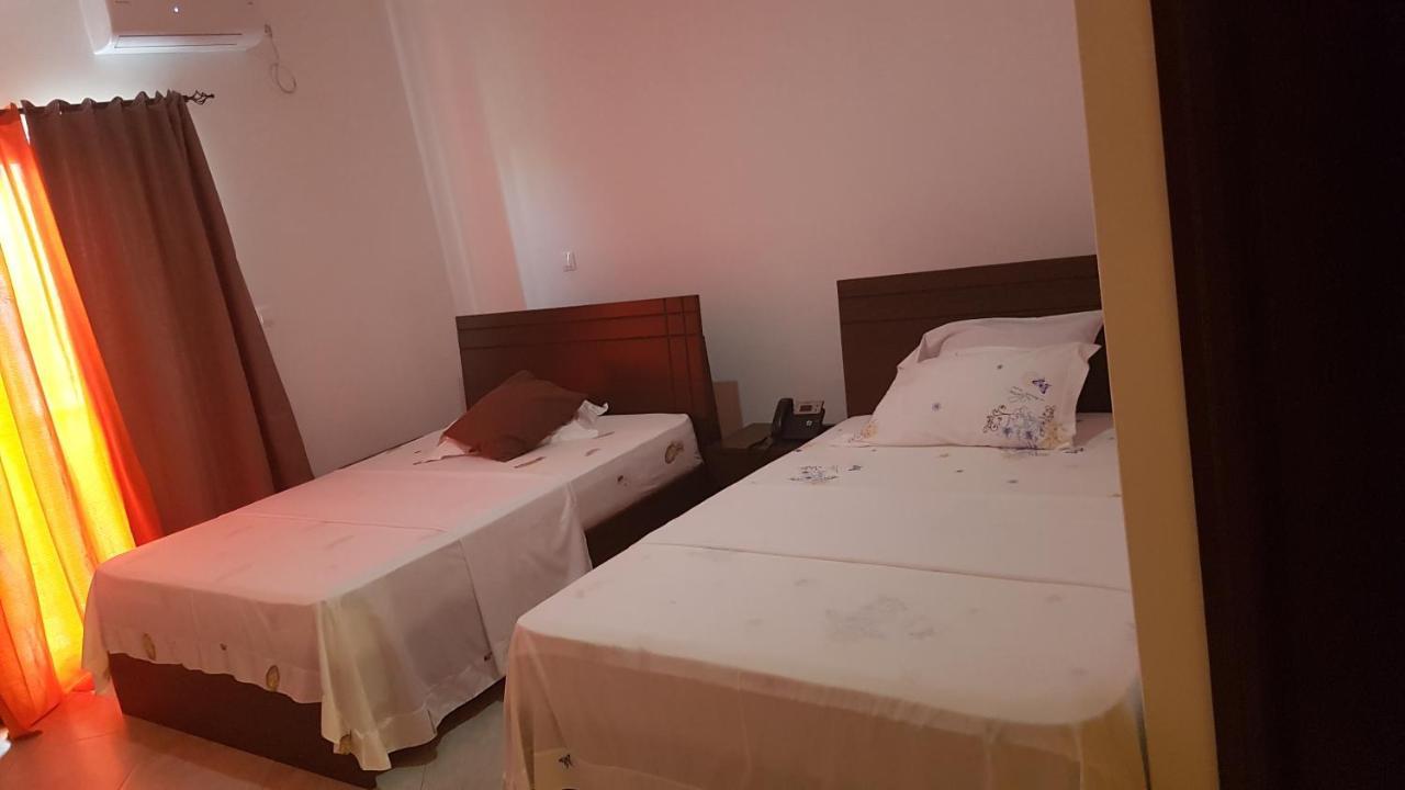 Hotel Ocean View & Restaurante Seafood Сао Филипе Екстериор снимка