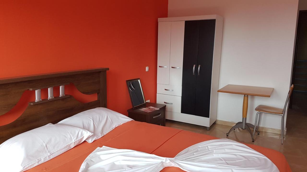 Hotel Ocean View & Restaurante Seafood Сао Филипе Екстериор снимка