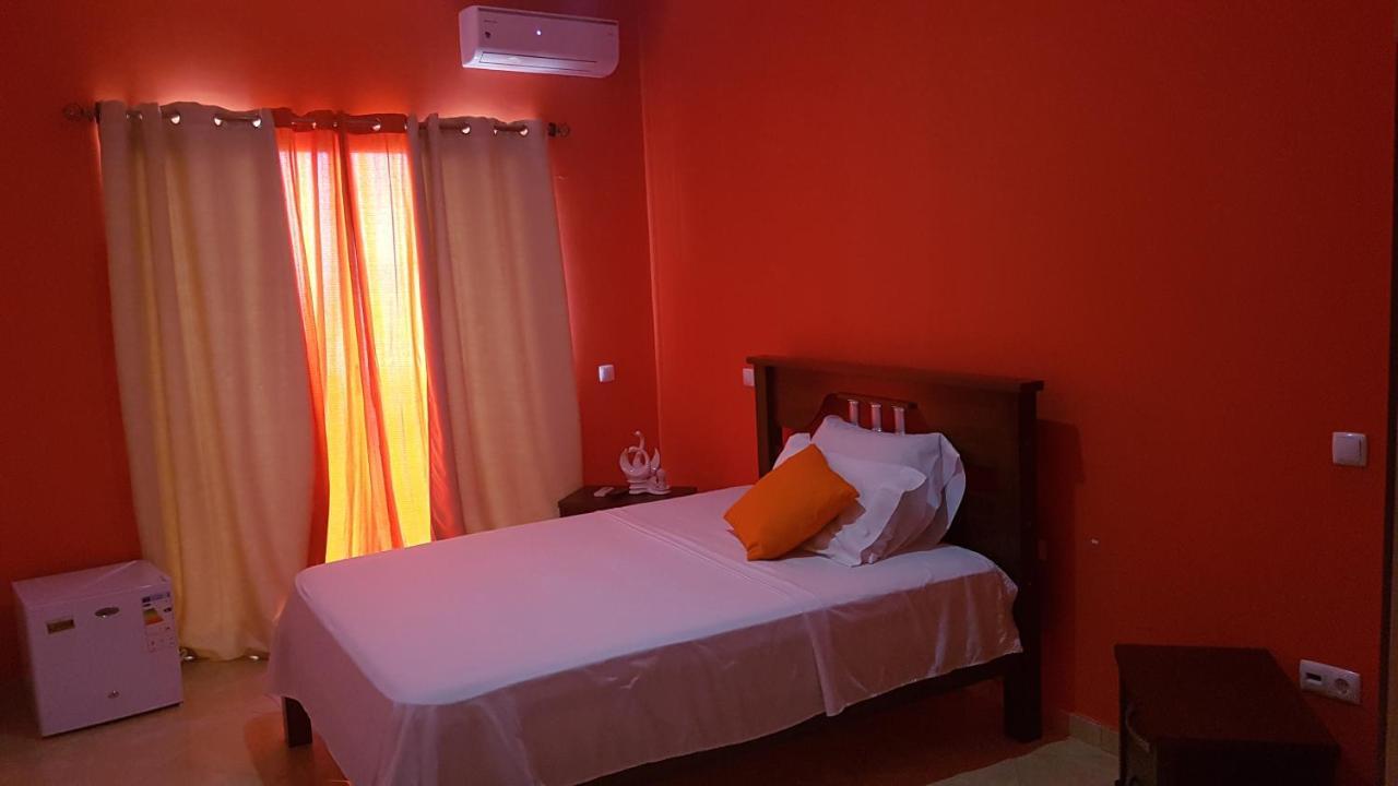 Hotel Ocean View & Restaurante Seafood Сао Филипе Екстериор снимка