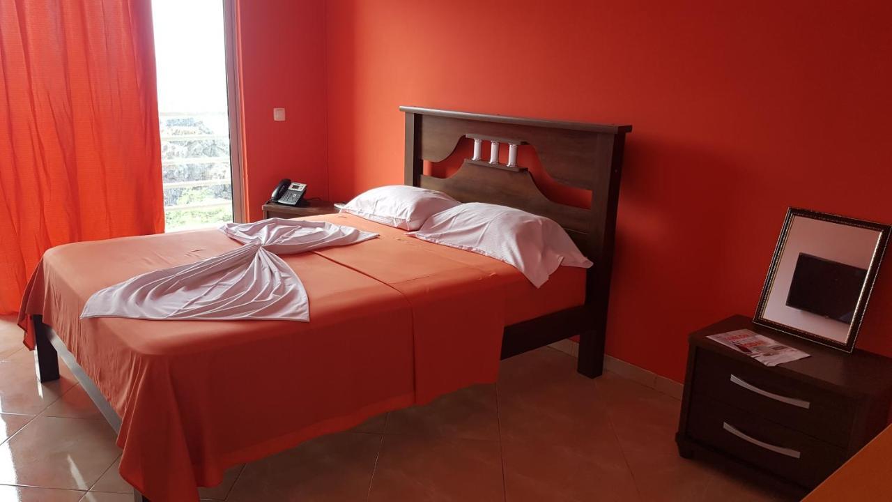 Hotel Ocean View & Restaurante Seafood Сао Филипе Екстериор снимка